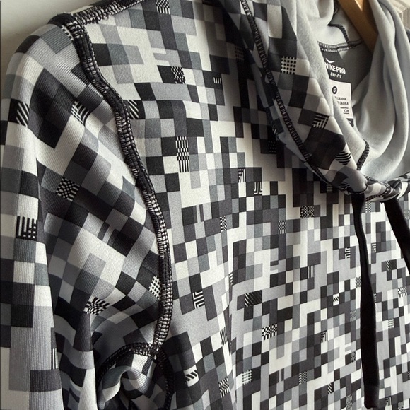 Nike Pro Dri-Fit Glitch Pull Over Hoodie Never Worn Thumb Holes Black & White S - Picture 4 of 10